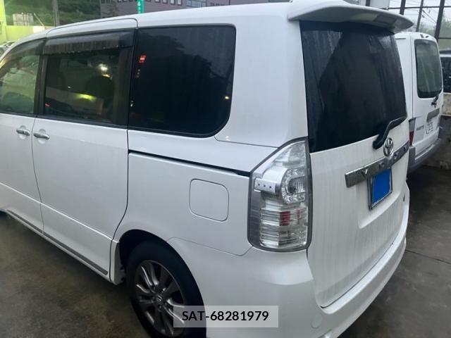 Toyota VOXY 2012-04 7378978-8