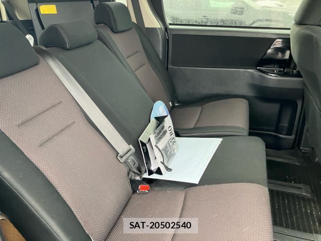 Toyota VOXY 2011-06 7378979-9