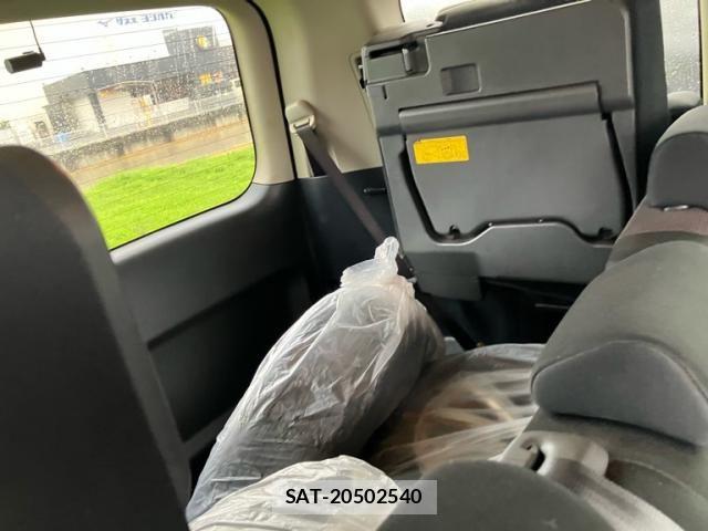 Toyota VOXY 2011-06 7378979-10
