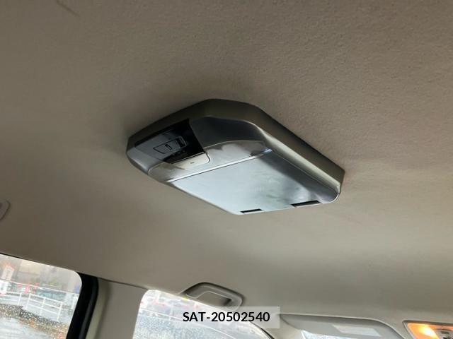 Toyota VOXY 2011-06 7378979-11