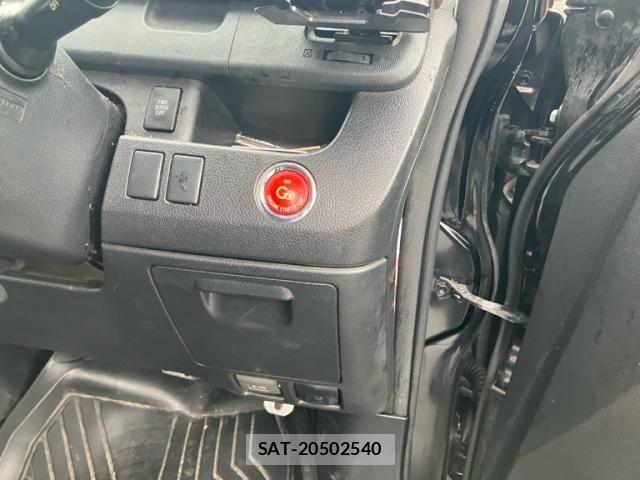Toyota VOXY 2011-06 7378979-16