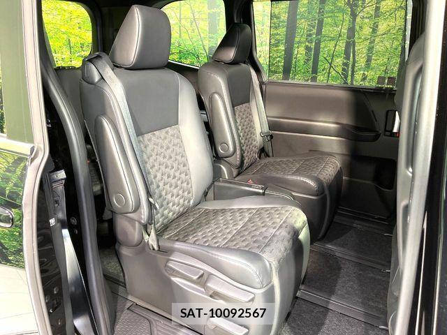 Toyota VOXY 2023-04 7394734-9