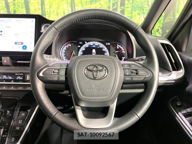 Toyota VOXY 2023-04 7394734-11