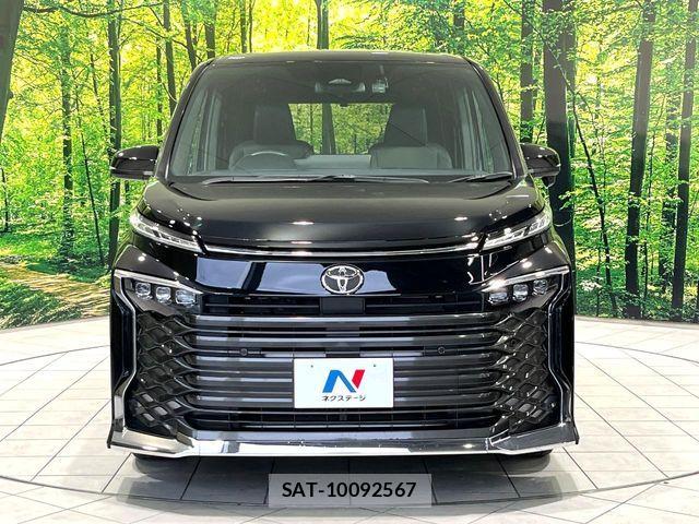 Toyota VOXY 2023-04 7394734-14