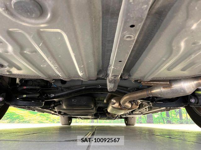 Toyota VOXY 2023-04 7394734-18