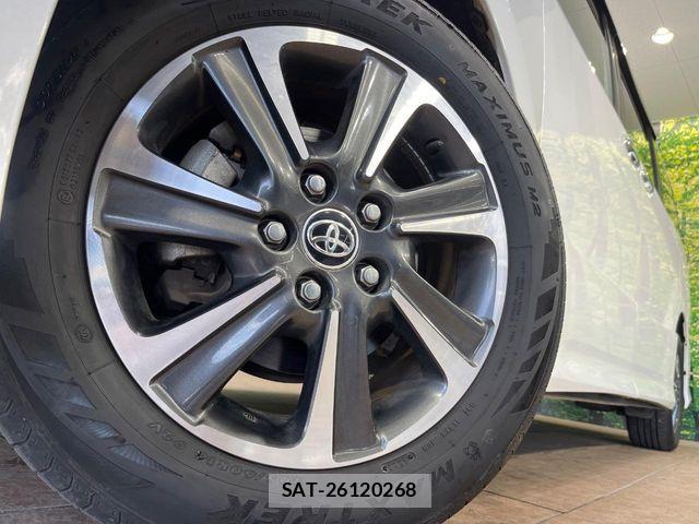 Toyota VOXY 2019-03 7391291-13