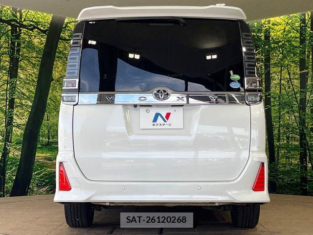 Toyota VOXY 2019-03 7391291-15