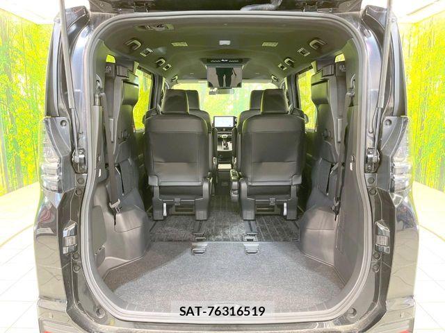 Toyota VOXY 2023-06 7394732-10