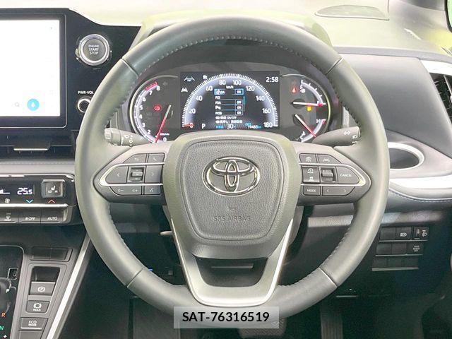 Toyota VOXY 2023-06 7394732-11