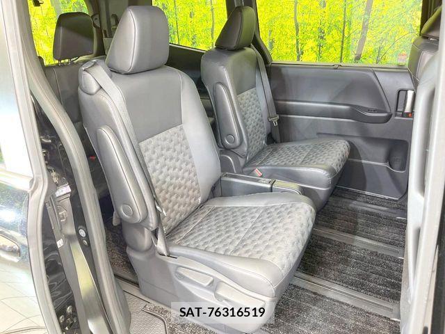 Toyota VOXY 2023-06 7394732-8