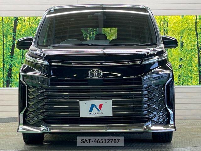 Toyota VOXY 2023-08 7391276-13