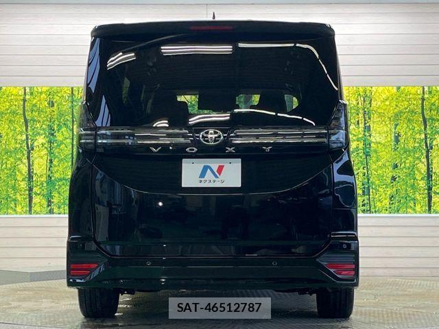 Toyota VOXY 2023-08 7391276-14