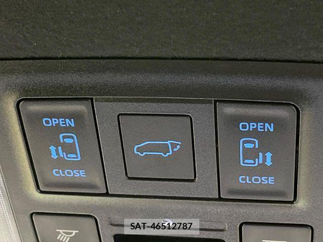 Toyota VOXY 2023-08 7391276-4