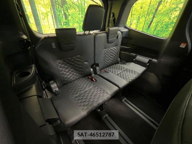 Toyota VOXY 2023-08 7391276-8