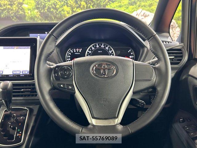 Toyota VOXY 2015-06 7394777-10