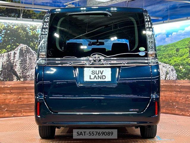 Toyota VOXY 2015-06 7394777-14