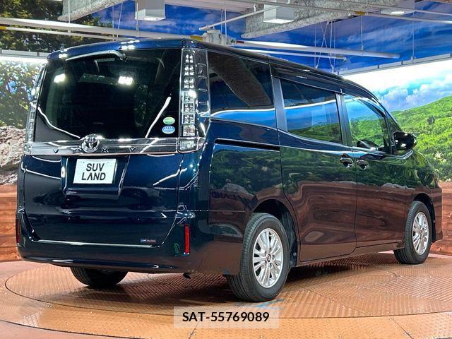 Toyota VOXY 2015-06 7394777-16