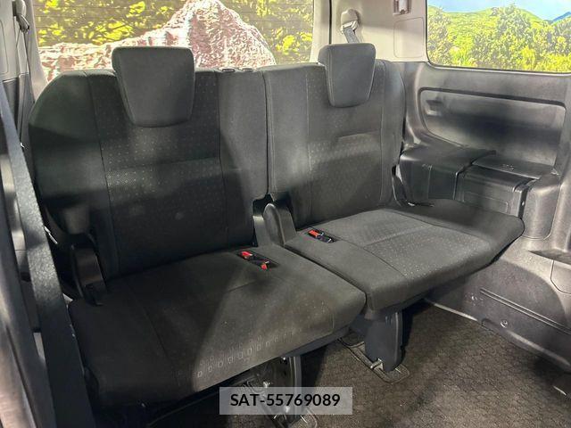 Toyota VOXY 2015-06 7394777-8