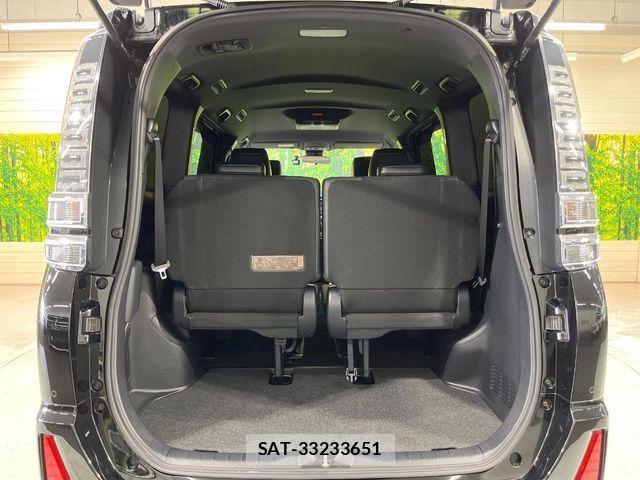 Toyota VOXY 2020-12 7394735-10