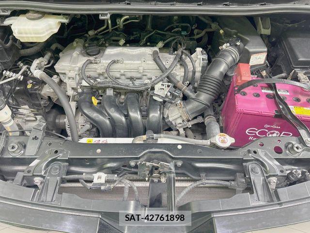 Toyota VOXY 2017-08 7394765-17