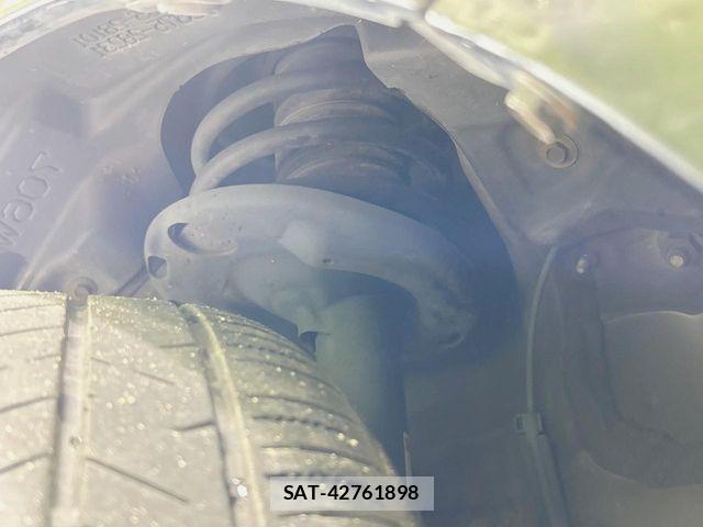 Toyota VOXY 2017-08 7394765-19