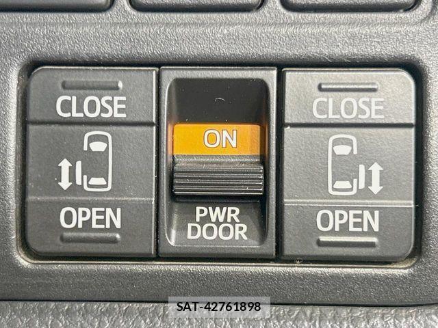 Toyota VOXY 2017-08 7394765-6