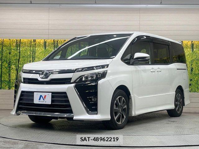 Toyota VOXY 2017-09 7394755-16