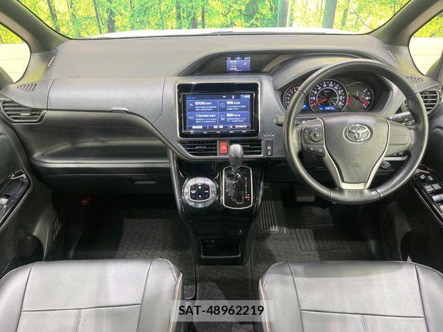 Toyota VOXY 2017-09 7394755-1