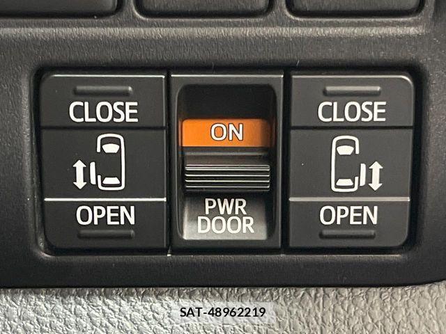 Toyota VOXY 2017-09 7394755-4