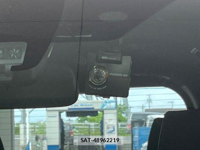 Toyota VOXY 2017-09 7394755-5