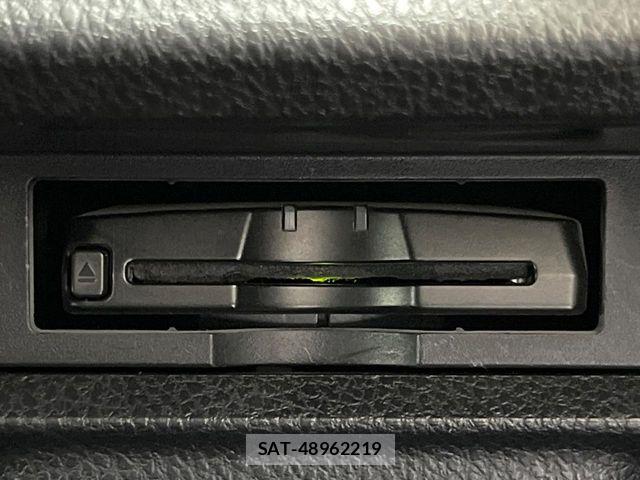 Toyota VOXY 2017-09 7394755-6
