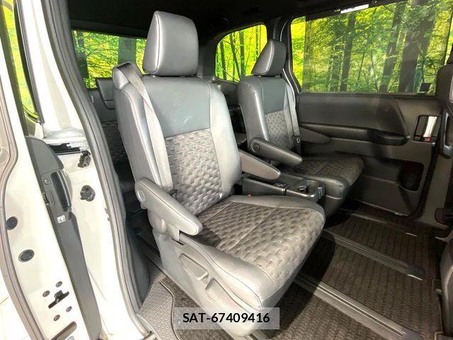Toyota VOXY 2024-02 7391273-9