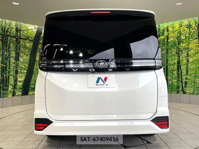 Toyota VOXY 2024-02 7391273-14