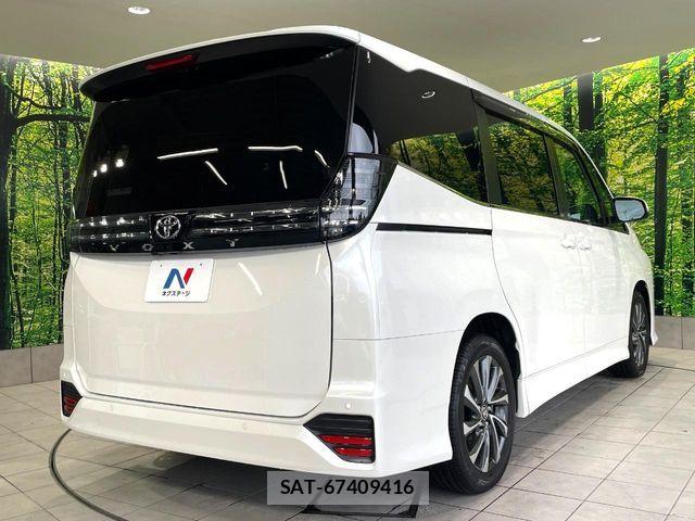 Toyota VOXY 2024-02 7391273-16