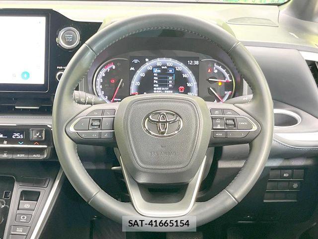 Toyota VOXY 2022-10 7394728-10
