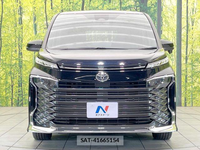 Toyota VOXY 2022-10 7394728-13