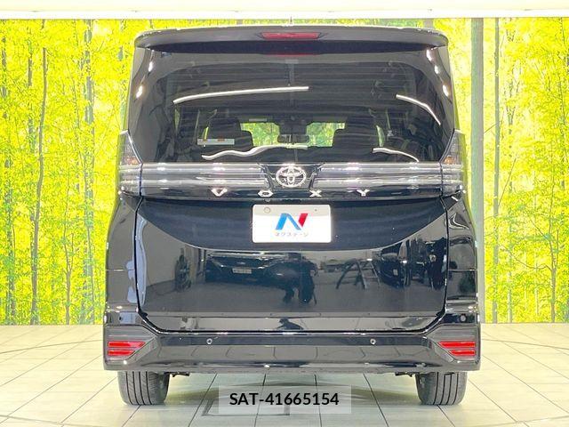 Toyota VOXY 2022-10 7394728-14
