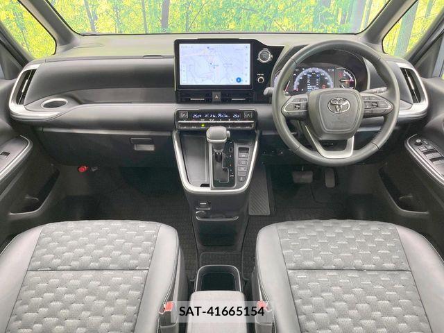 Toyota VOXY 2022-10 7394728-1