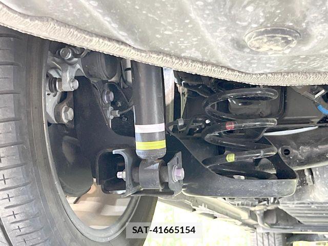 Toyota VOXY 2022-10 7394728-19
