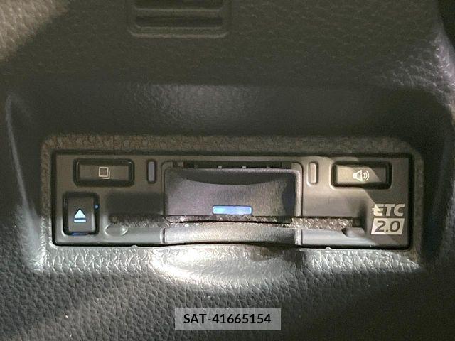 Toyota VOXY 2022-10 7394728-4