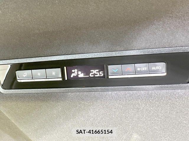 Toyota VOXY 2022-10 7394728-5