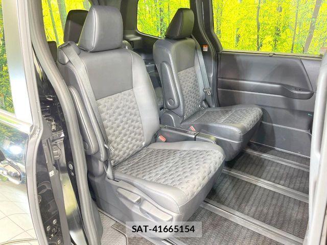 Toyota VOXY 2022-10 7394728-7
