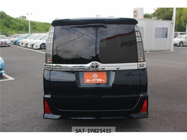 Toyota VOXY 2014-05 7394778-10