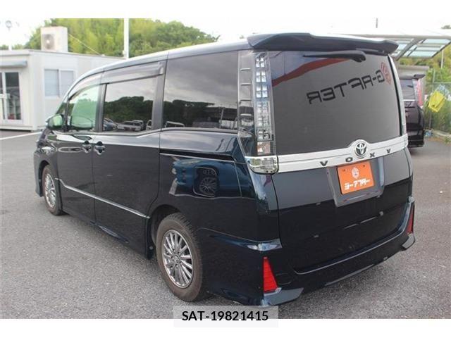 Toyota VOXY 2014-05 7394778-11
