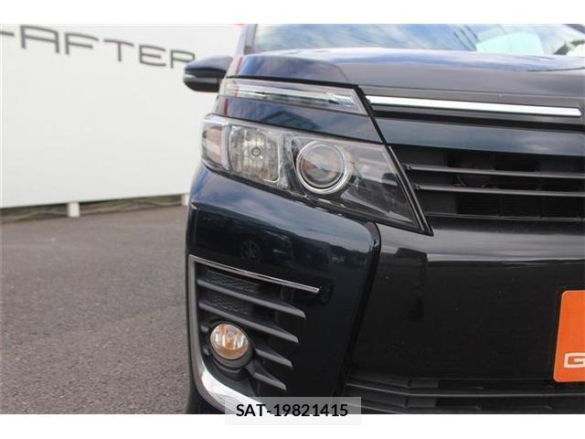 Toyota VOXY 2014-05 7394778-15
