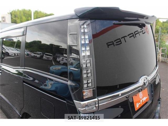Toyota VOXY 2014-05 7394778-18
