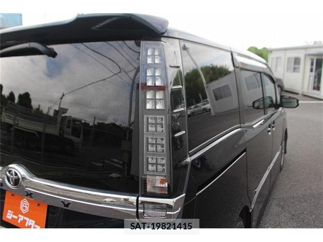 Toyota VOXY 2014-05 7394778-19