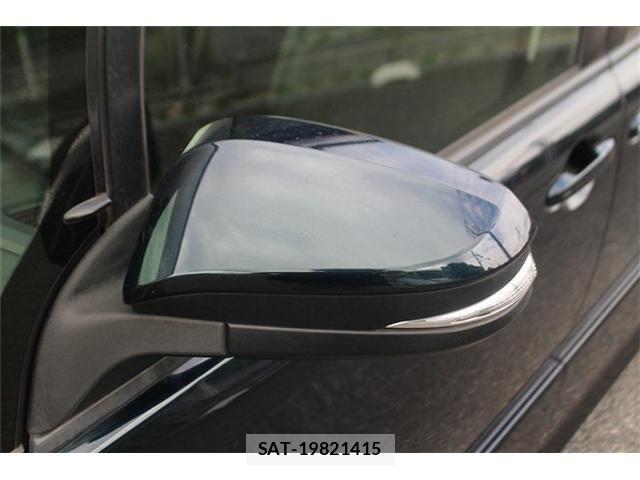 Toyota VOXY 2014-05 7394778-21
