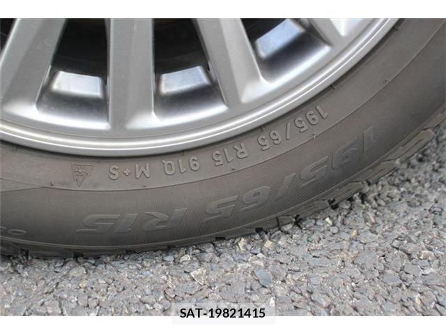 Toyota VOXY 2014-05 7394778-28