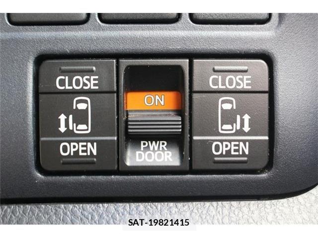 Toyota VOXY 2014-05 7394778-4
